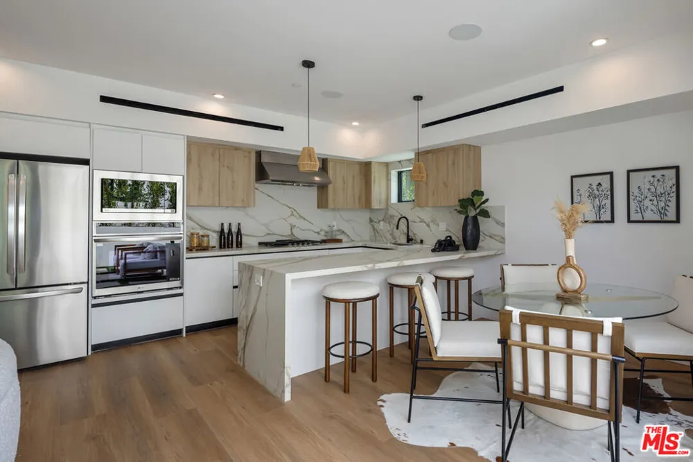 2001 W Bellevue Avenue Los Angeles, CA 90026