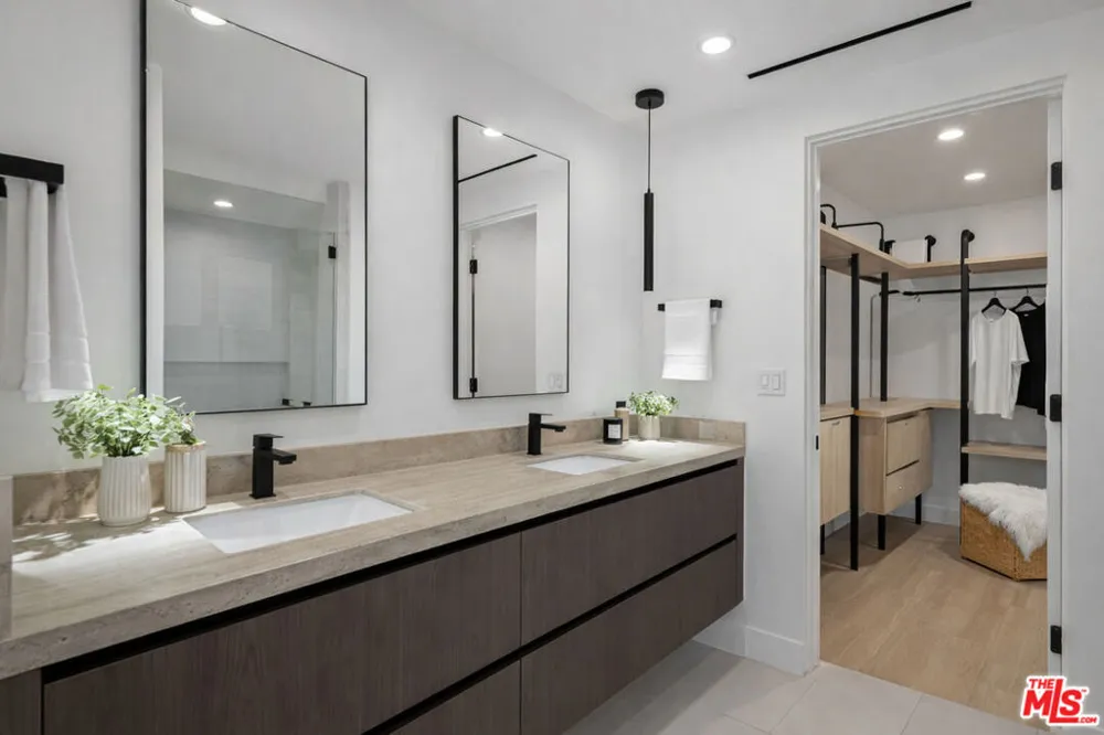 2001 W Bellevue Avenue Los Angeles, CA 90026