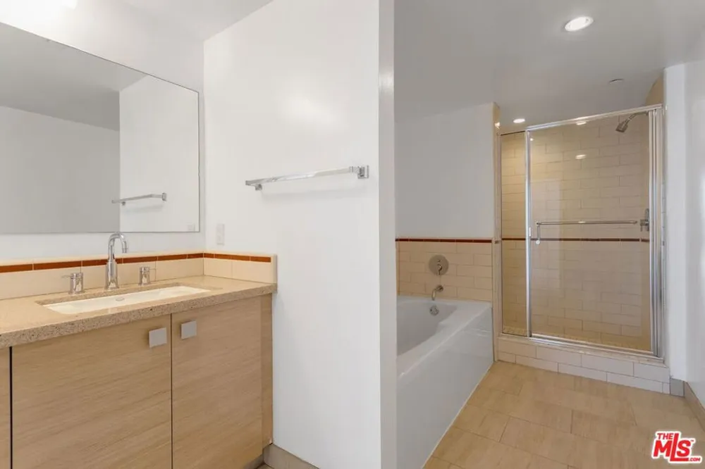 1600 S WESTGATE AVENUE #506 Los Angeles, CA 90025