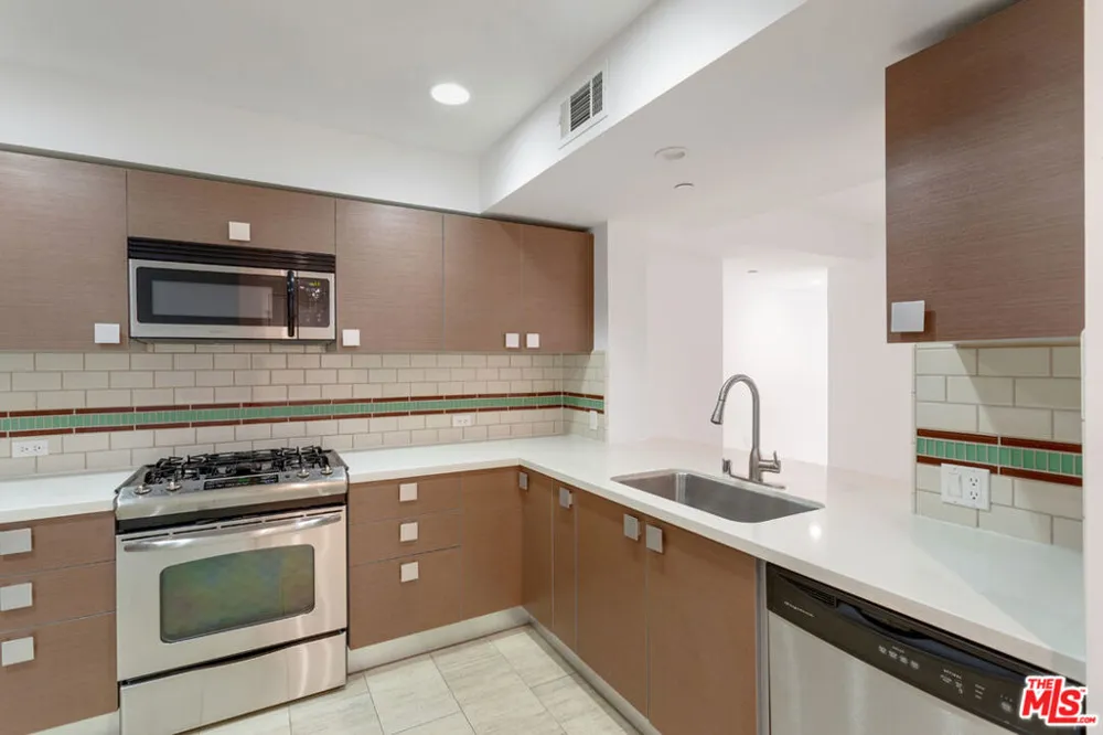1600 S WESTGATE AVENUE #506 Los Angeles, CA 90025