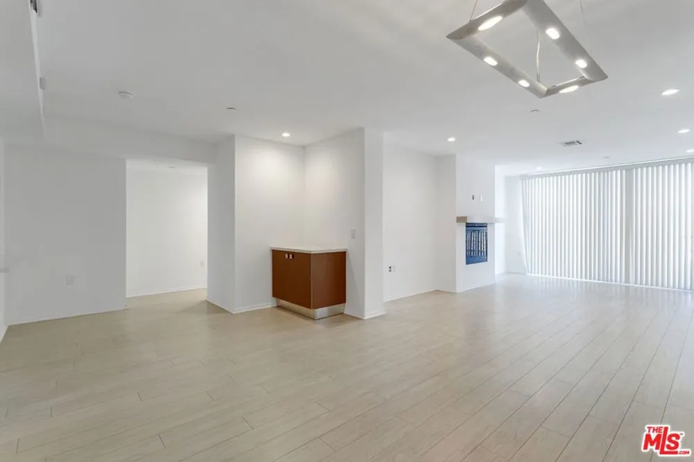 1600 S WESTGATE AVENUE #506 Los Angeles, CA 90025