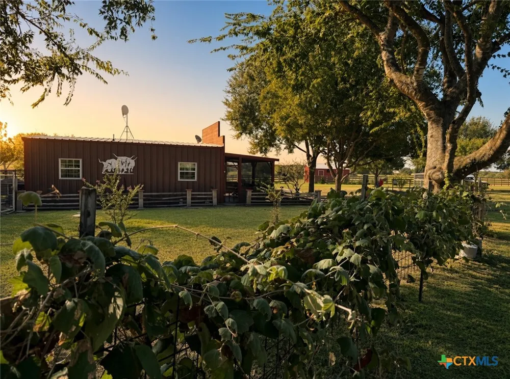 2415 Old Crawford Road Crawford, TX 76638