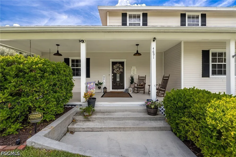 Long Lake Drive Fort Myers, FL 33905