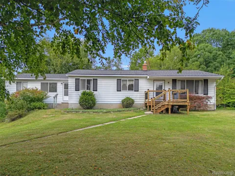 3250 Groveland Road