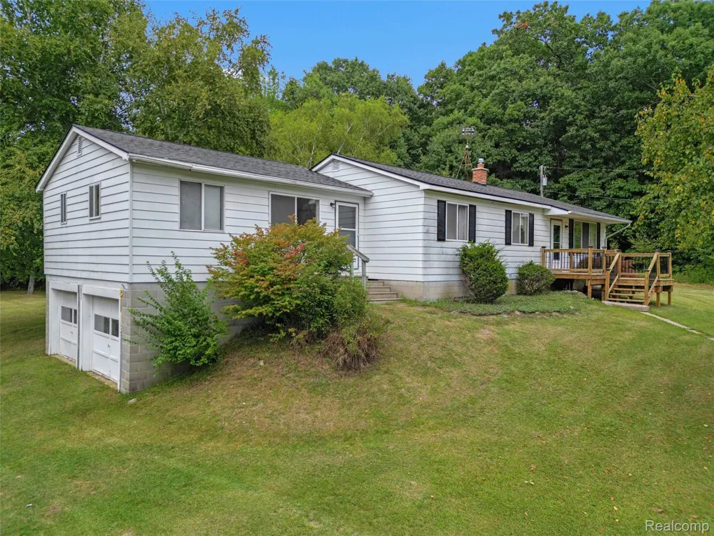 3250 Groveland Road Groveland Township, MI 48462