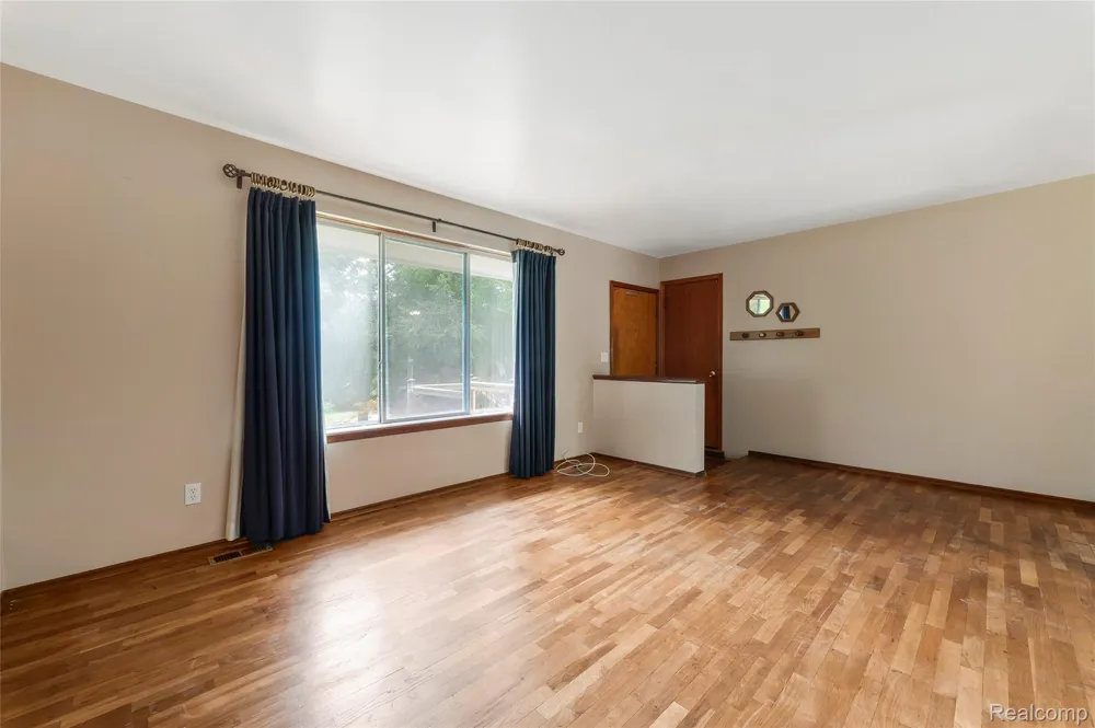 3250 Groveland Road Groveland Township, MI 48462