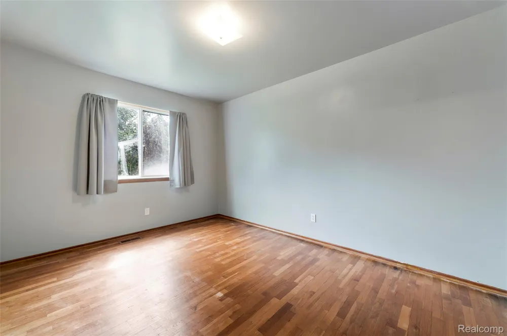 3250 Groveland Road Groveland Township, MI 48462