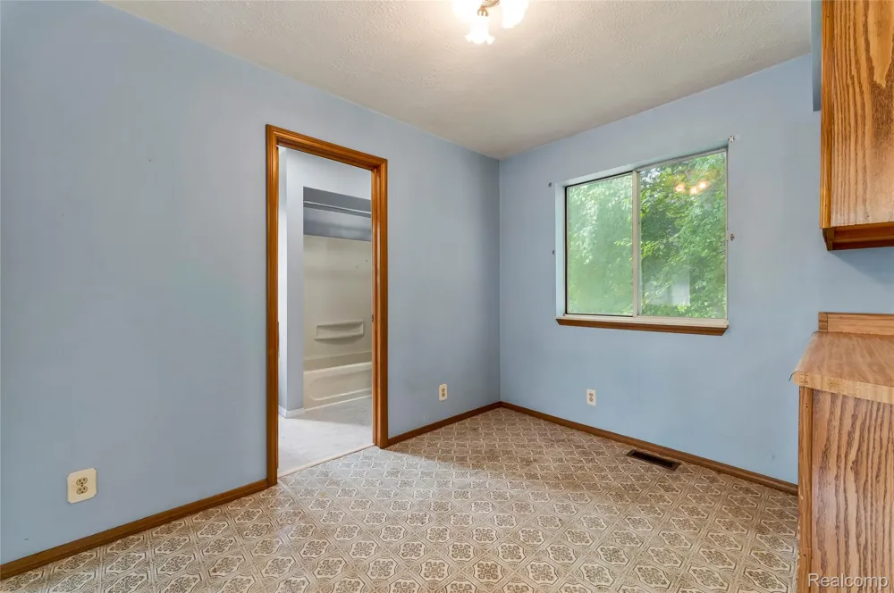 3250 Groveland Road Groveland Township, MI 48462