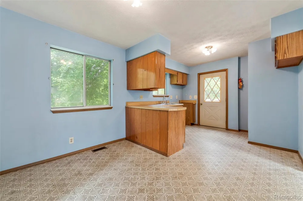 3250 Groveland Road Groveland Township, MI 48462