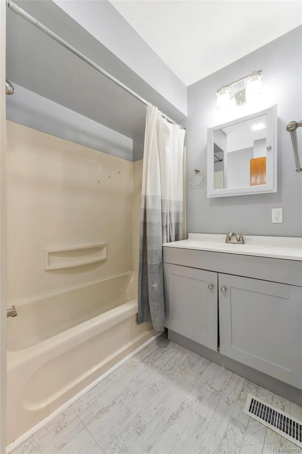 3250 Groveland Road Groveland Township, MI 48462