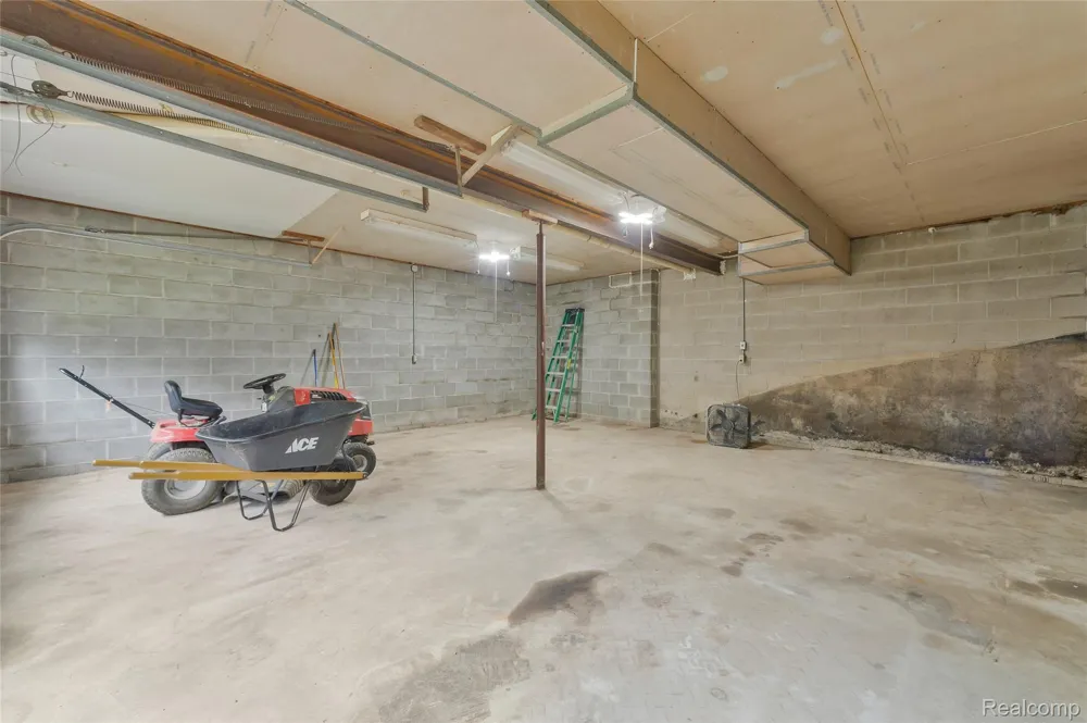 3250 Groveland Road Groveland Township, MI 48462