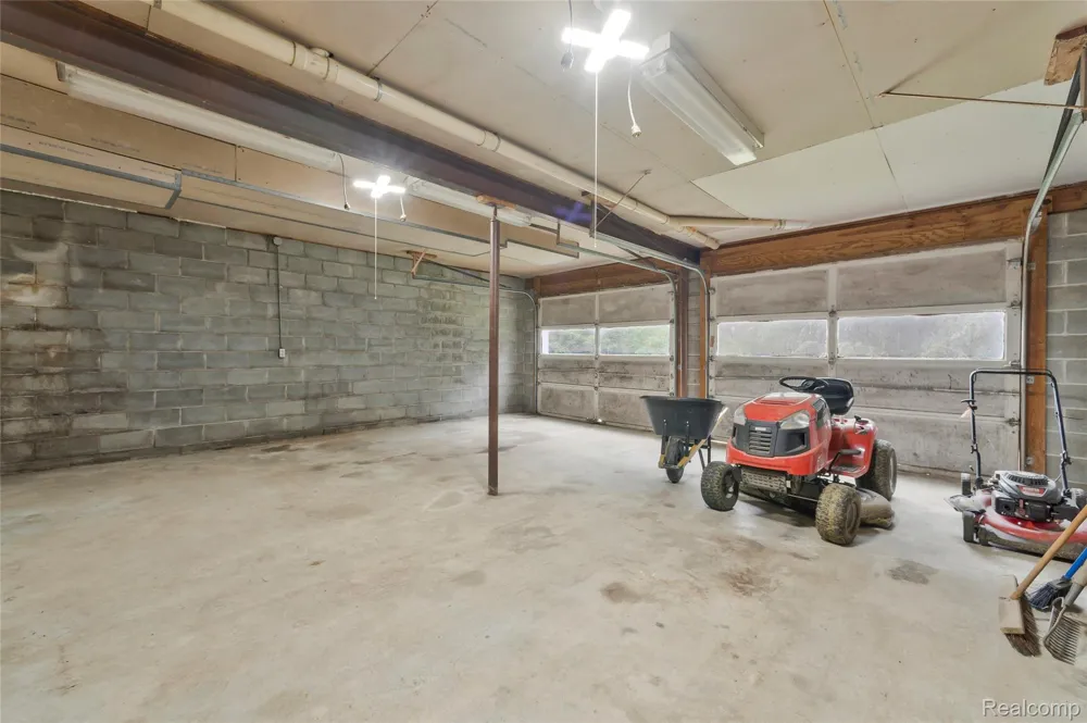 3250 Groveland Road Groveland Township, MI 48462