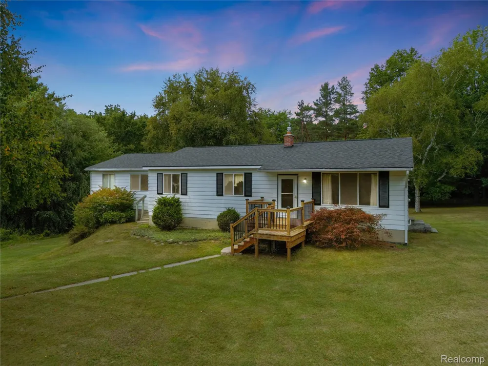 3250 Groveland Road Groveland Township, MI 48462