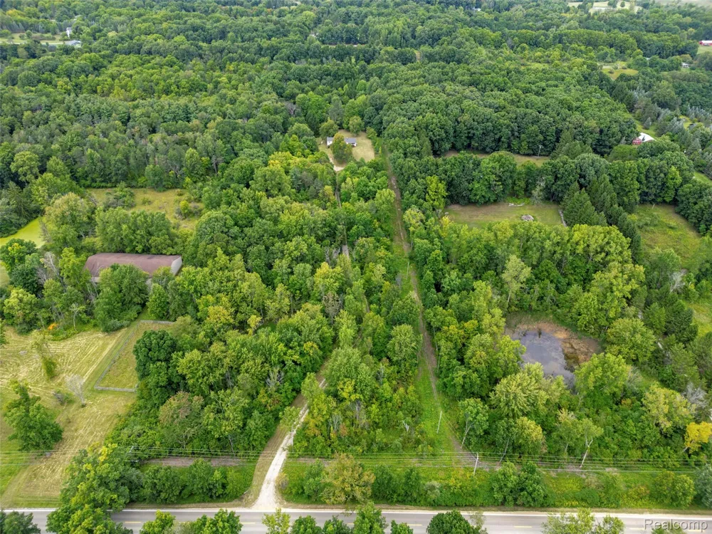 3250 Groveland Road Groveland Township, MI 48462
