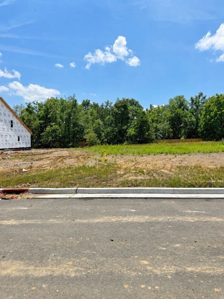 106 Cedarstone Drive Mount Juliet, TN 37122