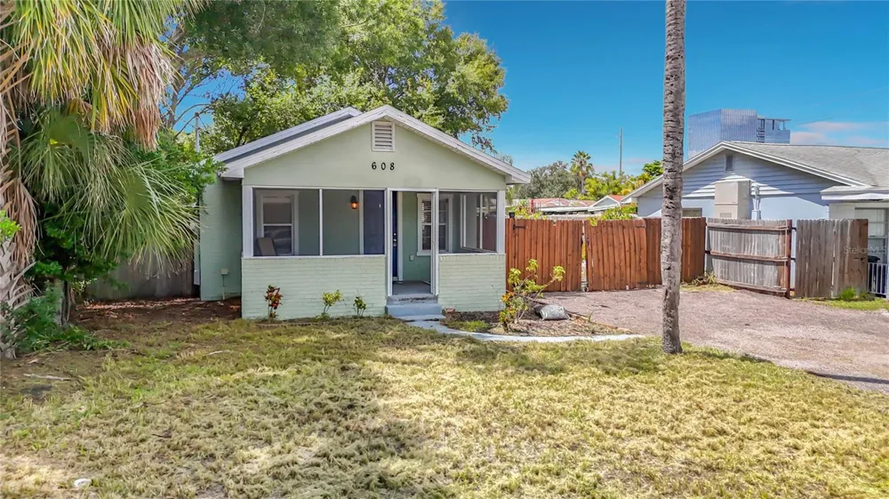 608 LINCOLN AVENUE Tampa, FL 33609