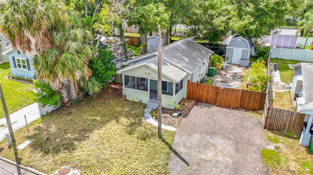 608 LINCOLN AVENUE Tampa, FL 33609