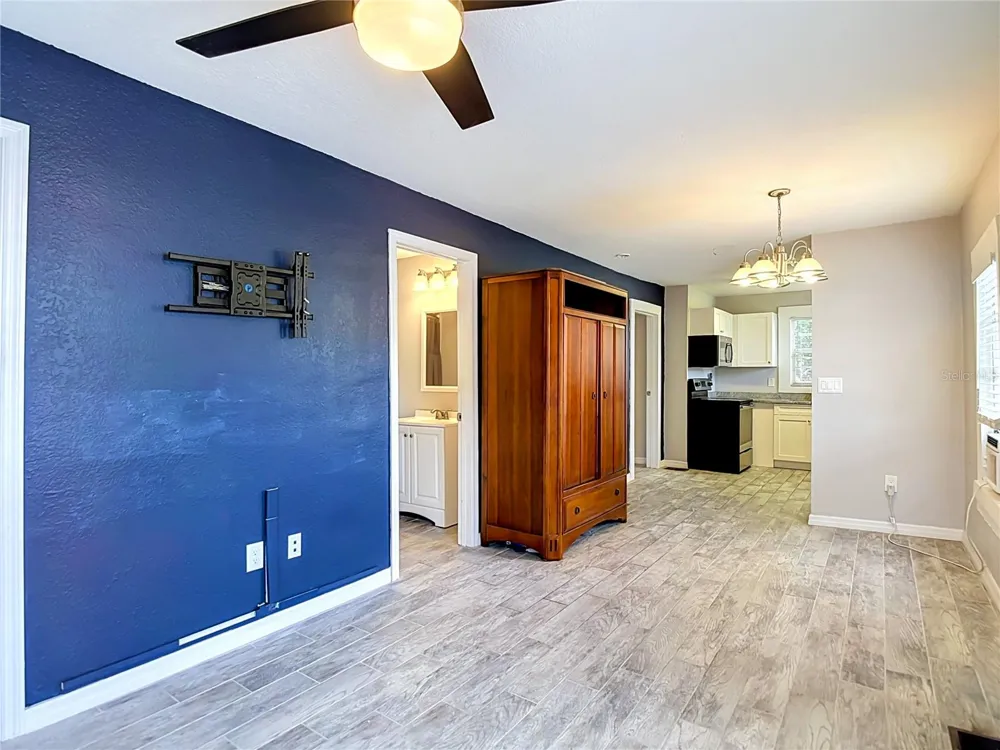 608 LINCOLN AVENUE Tampa, FL 33609