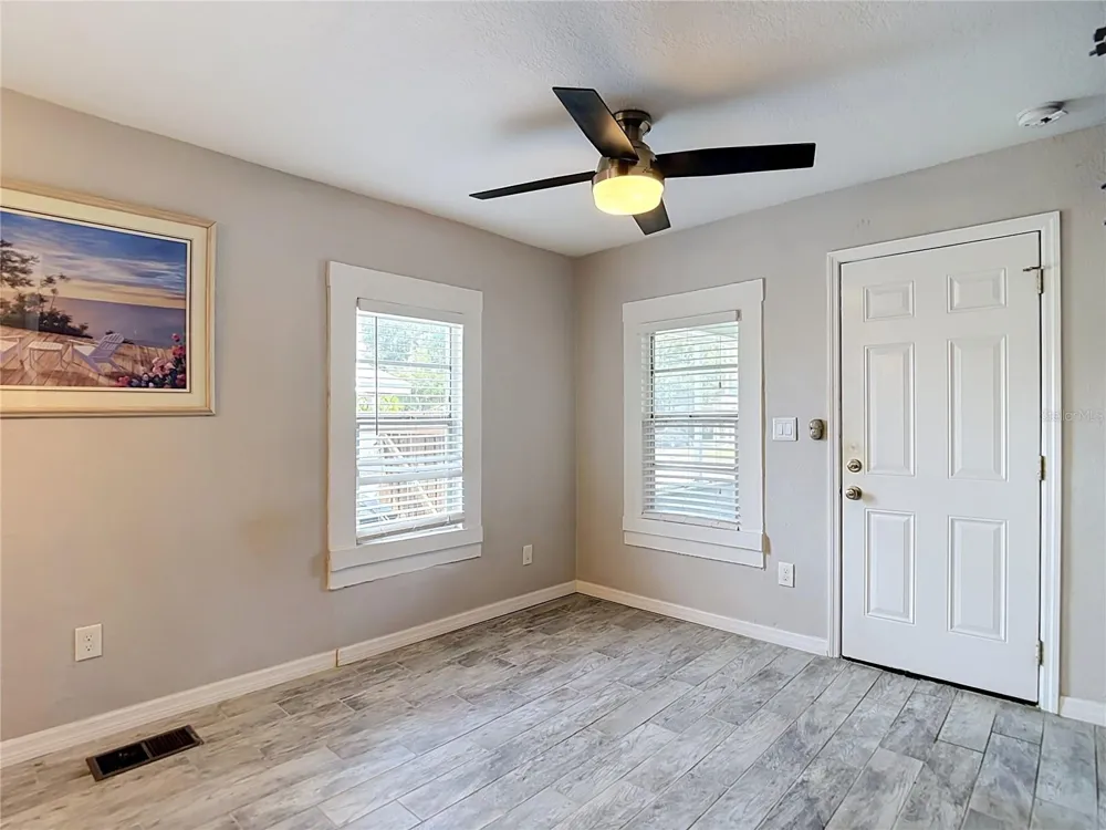 608 LINCOLN AVENUE Tampa, FL 33609