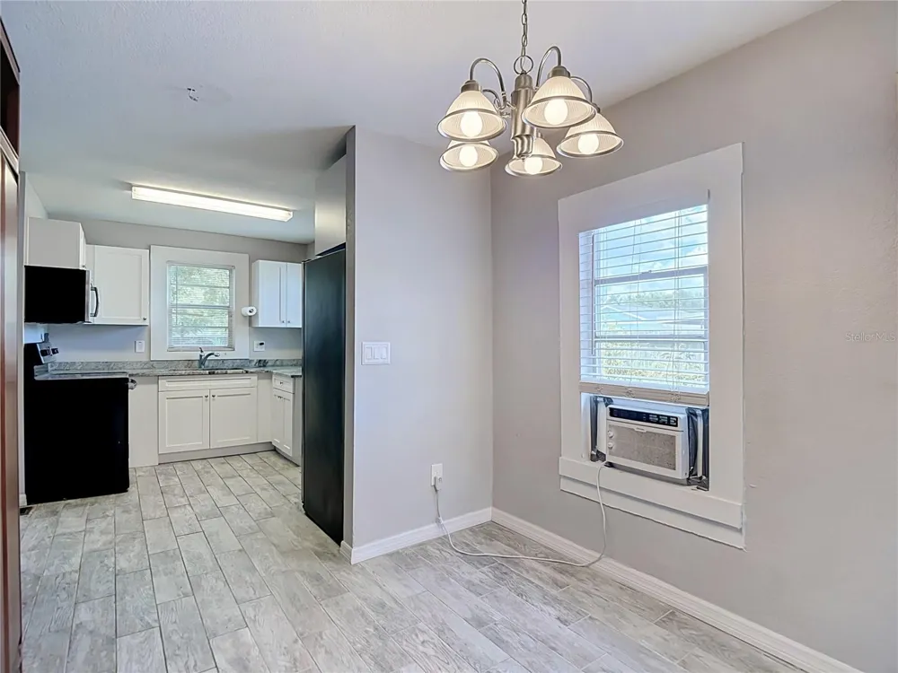 608 LINCOLN AVENUE Tampa, FL 33609