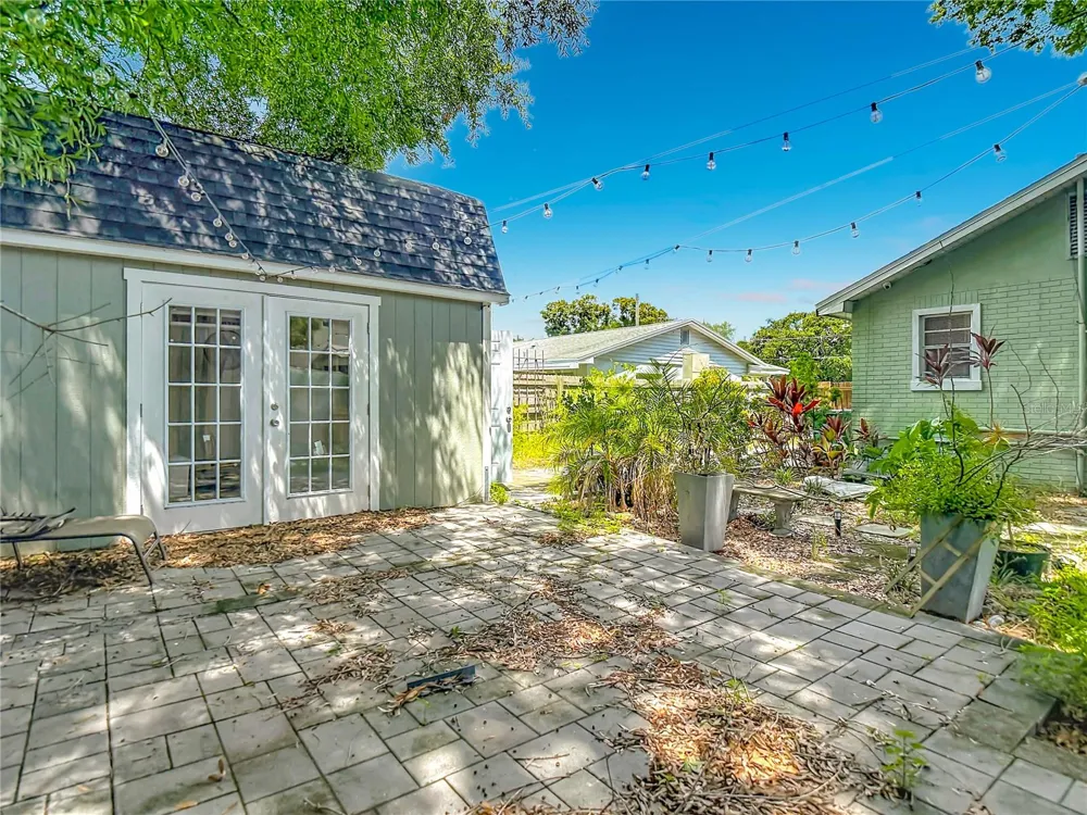608 LINCOLN AVENUE Tampa, FL 33609