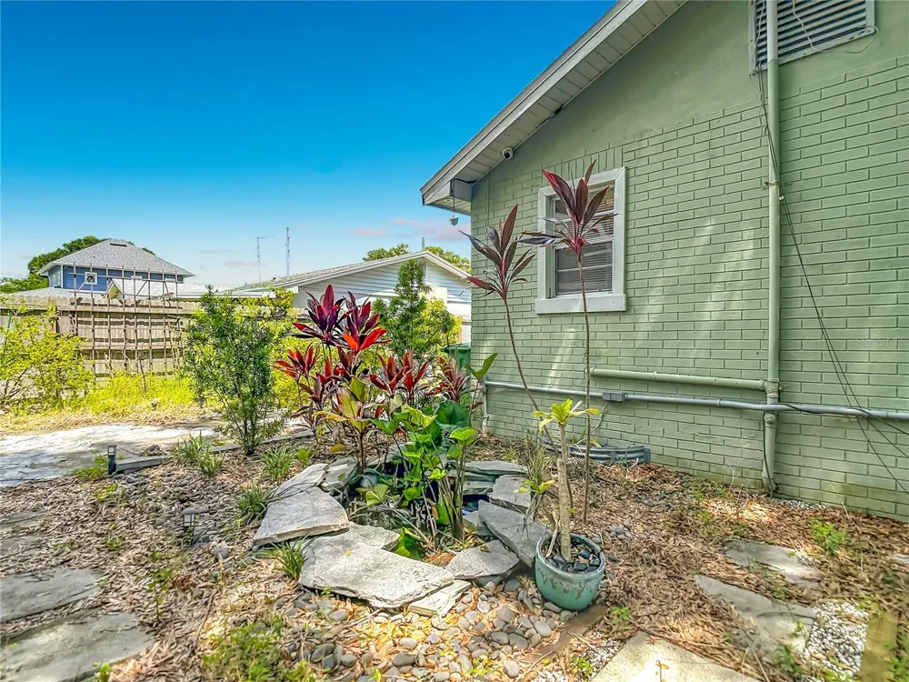 608 LINCOLN AVENUE Tampa, FL 33609