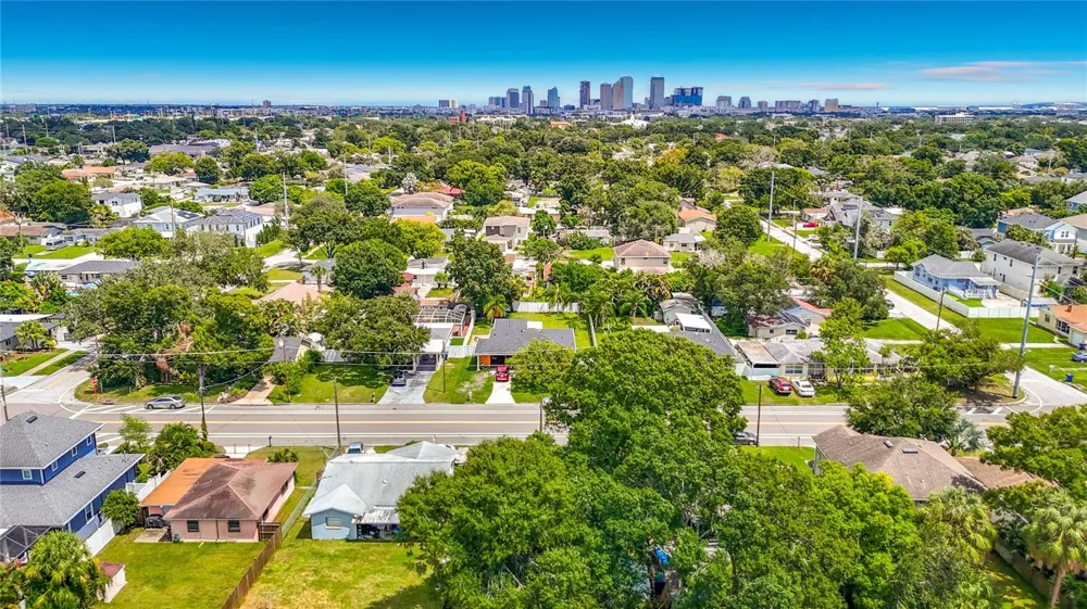 608 LINCOLN AVENUE Tampa, FL 33609