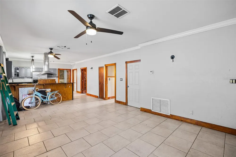 7203 NAVIN AVENUE Tampa, FL 33604