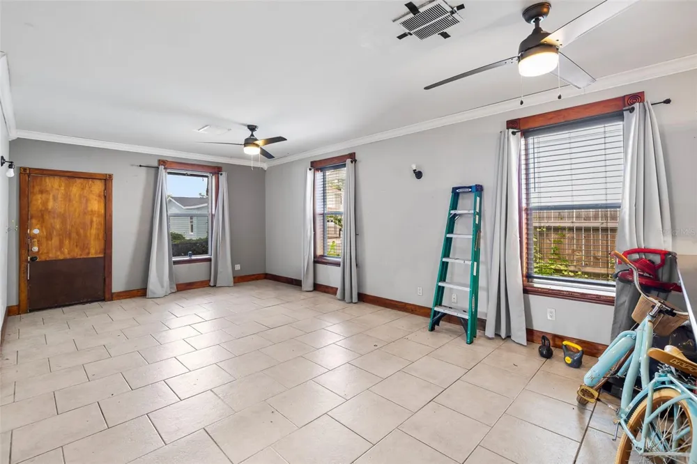 7203 NAVIN AVENUE Tampa, FL 33604