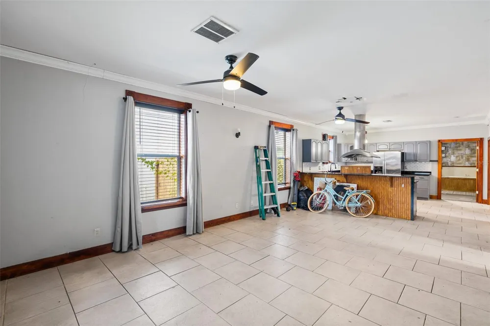 7203 NAVIN AVENUE Tampa, FL 33604
