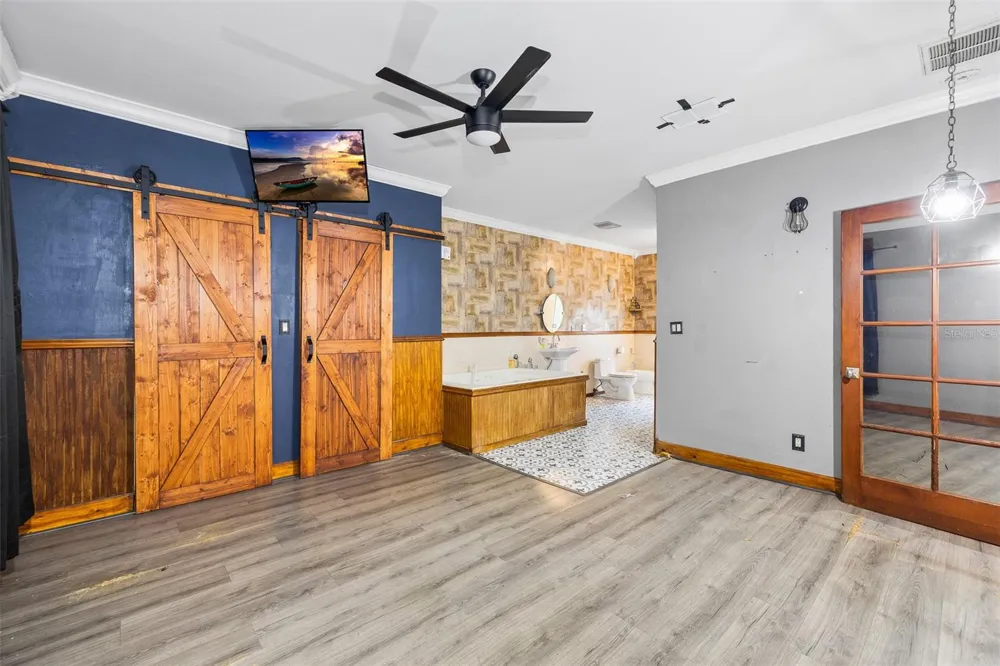 7203 NAVIN AVENUE Tampa, FL 33604