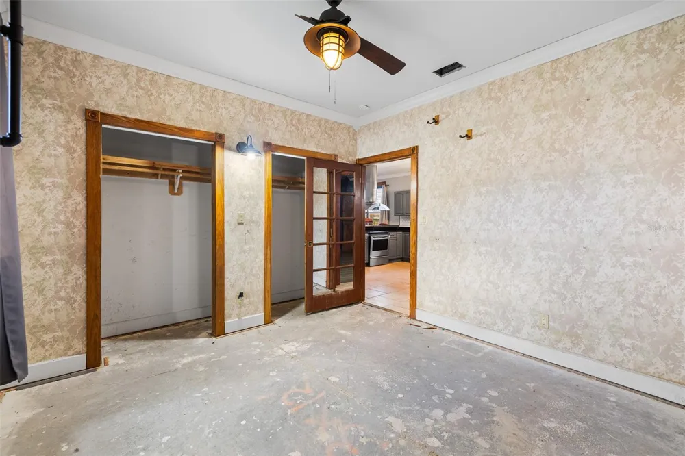 7203 NAVIN AVENUE Tampa, FL 33604