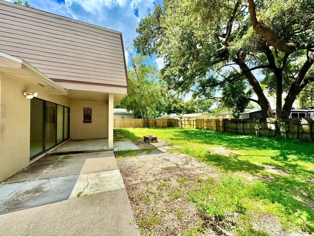 5132 CHILKOOT STREET Tampa, FL 33617