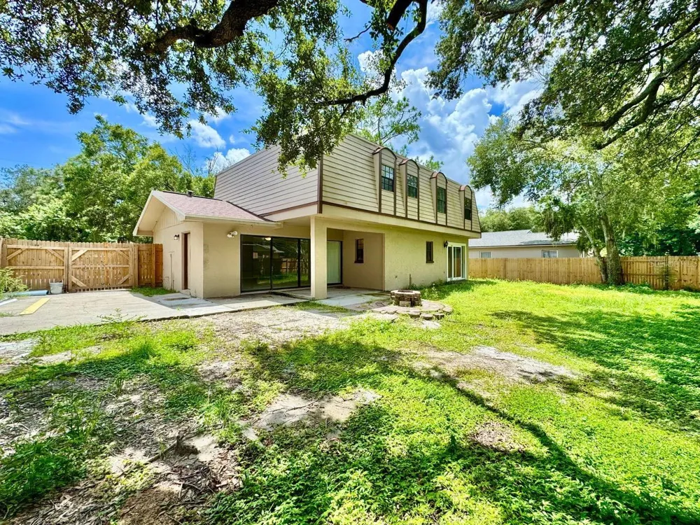 5132 CHILKOOT STREET Tampa, FL 33617