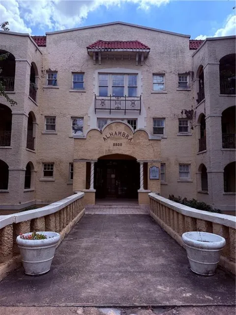 2855 Peachtree Road NE #103