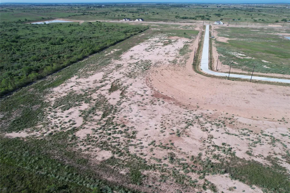 1165 Wrangler Way Sealy, TX 77474