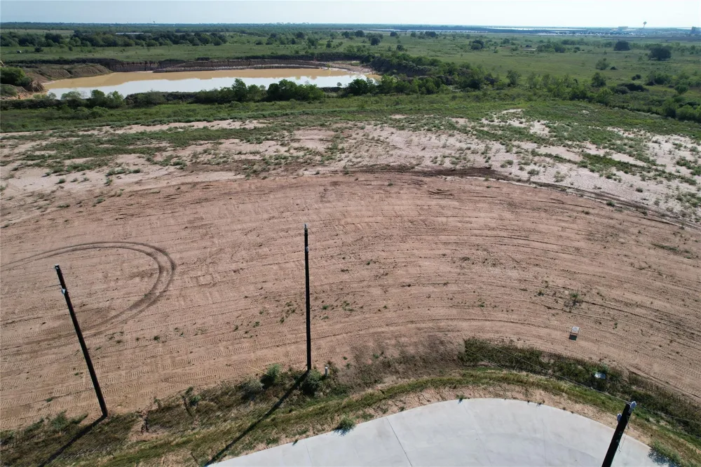 1165 Wrangler Way Sealy, TX 77474