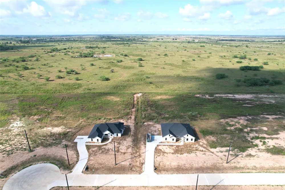 1165 Wrangler Way Sealy, TX 77474