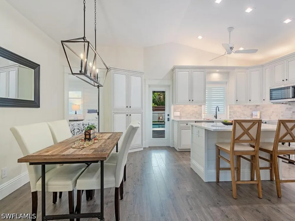 109th Avenue Naples, FL 34108