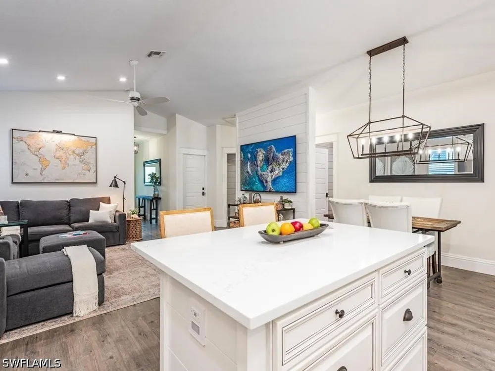 109th Avenue Naples, FL 34108