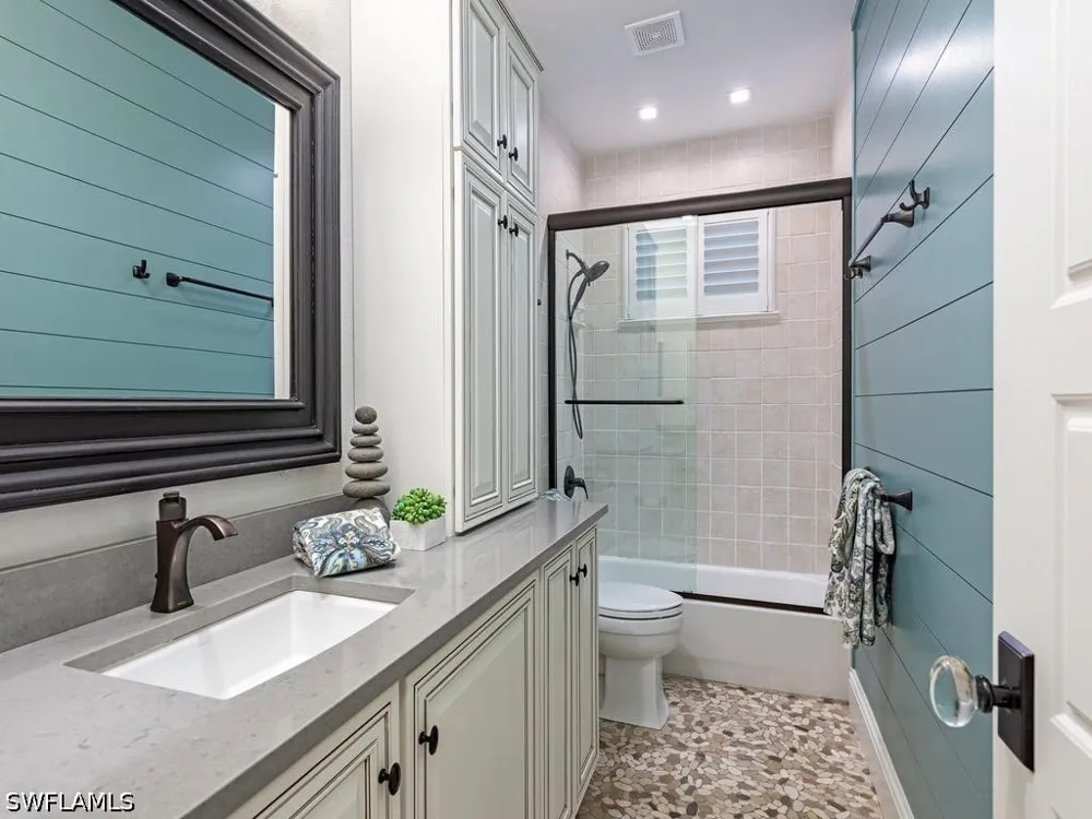 109th Avenue Naples, FL 34108