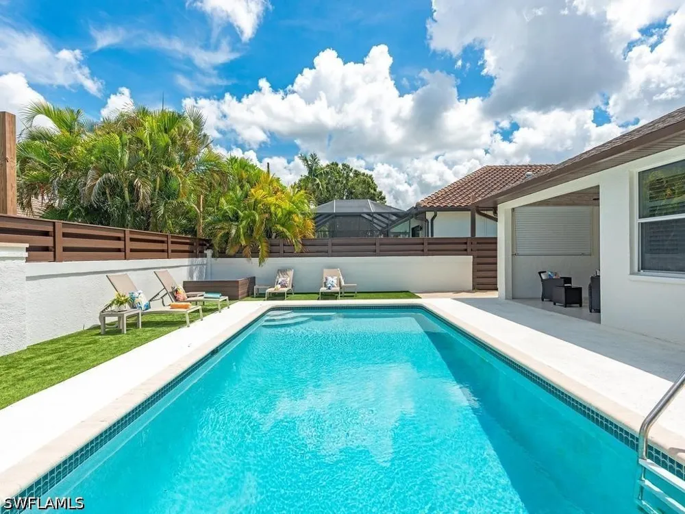 109th Avenue Naples, FL 34108