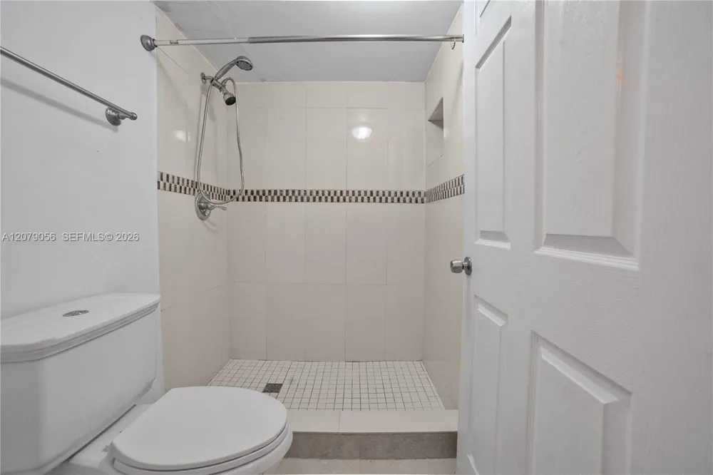 7155 NW 179th St #108 Hialeah, FL 33015