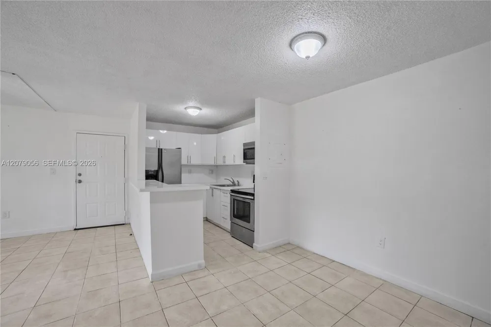 7155 NW 179th St #108 Hialeah, FL 33015