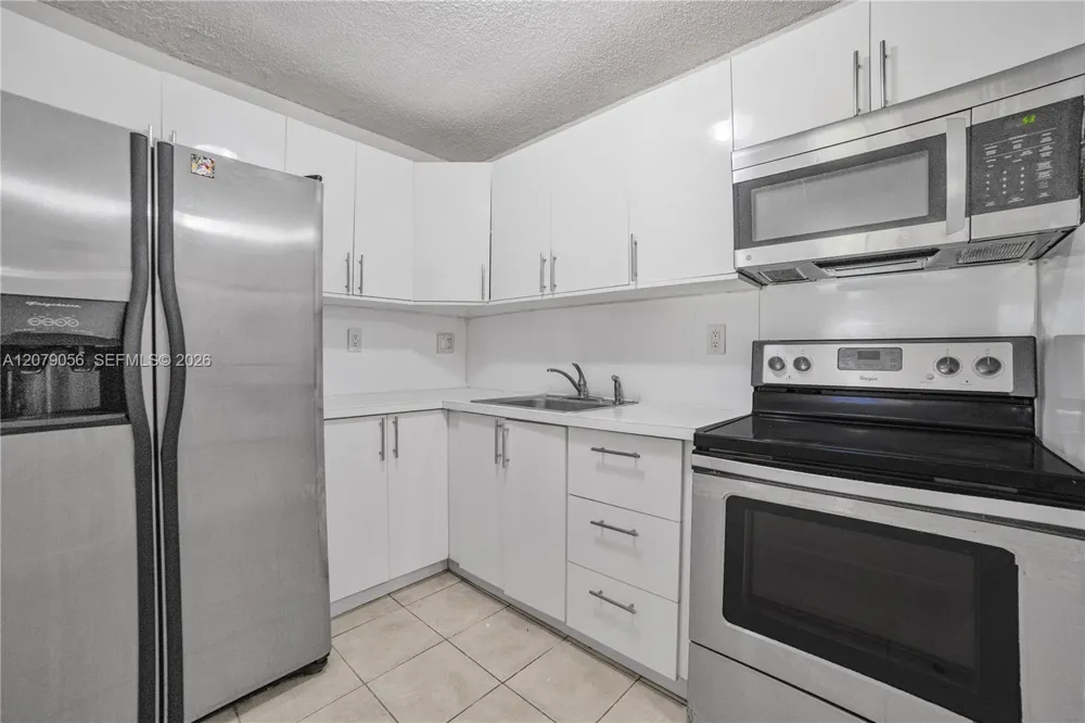 7155 NW 179th St #108 Hialeah, FL 33015