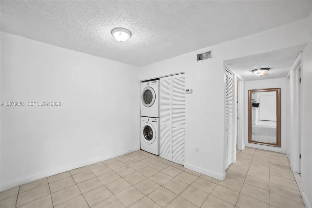 7155 NW 179th St #108 Hialeah, FL 33015