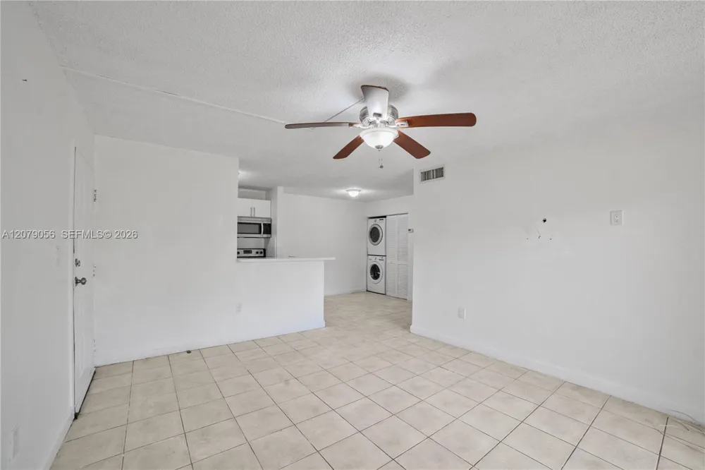 7155 NW 179th St #108 Hialeah, FL 33015