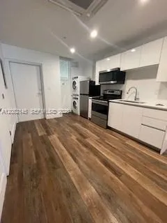 141 NW 16th Ave #16 Miami, FL 33125