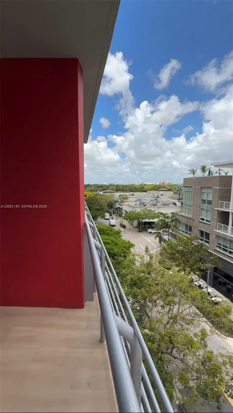 90 NE 32nd street #513