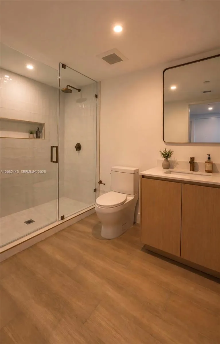 90 NE 32nd street #513 Miami, FL 33137